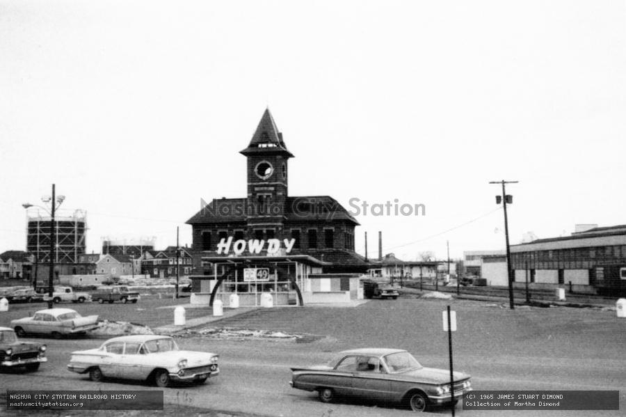 Photographic Print: Howdy Burger and the demolition of Nashua Union Station