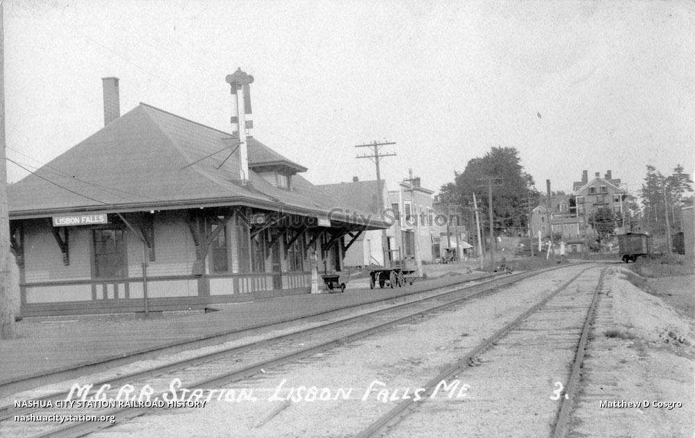 Postcard Maine Central Railroad Station, Lisbon Falls, Maine