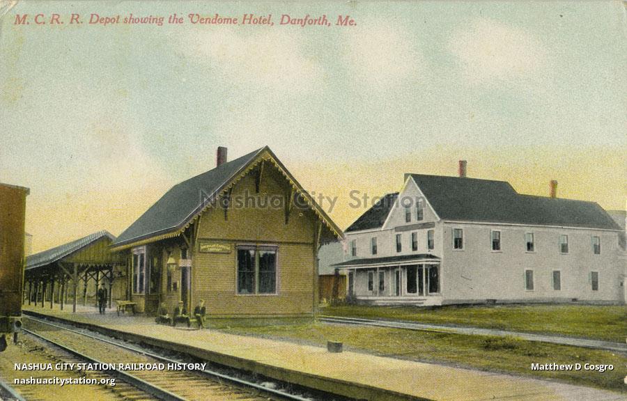 Postcard Maine Central Railroad Depot showing the Vendome Hotel