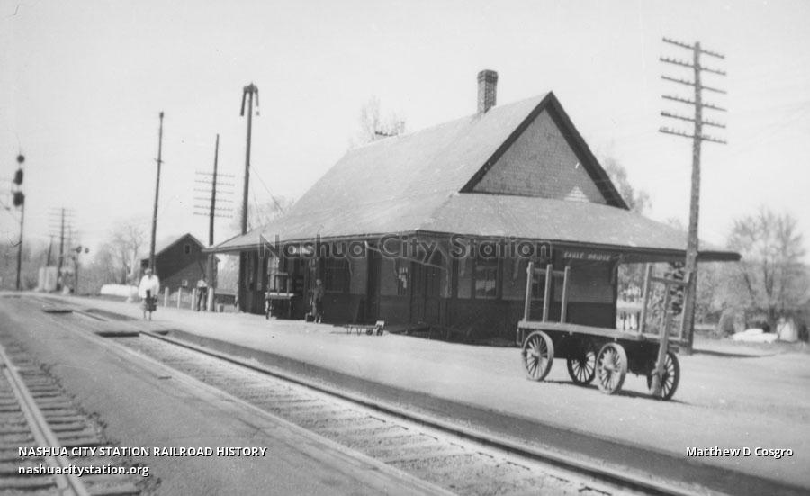 Postcard Eagle Bridge, New York. Boston & Maine Railroad Station
