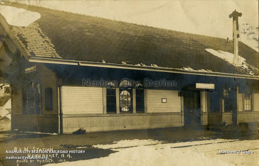 Postcard Boston & Maine Station, Newmarket, New Hampshire Railroad