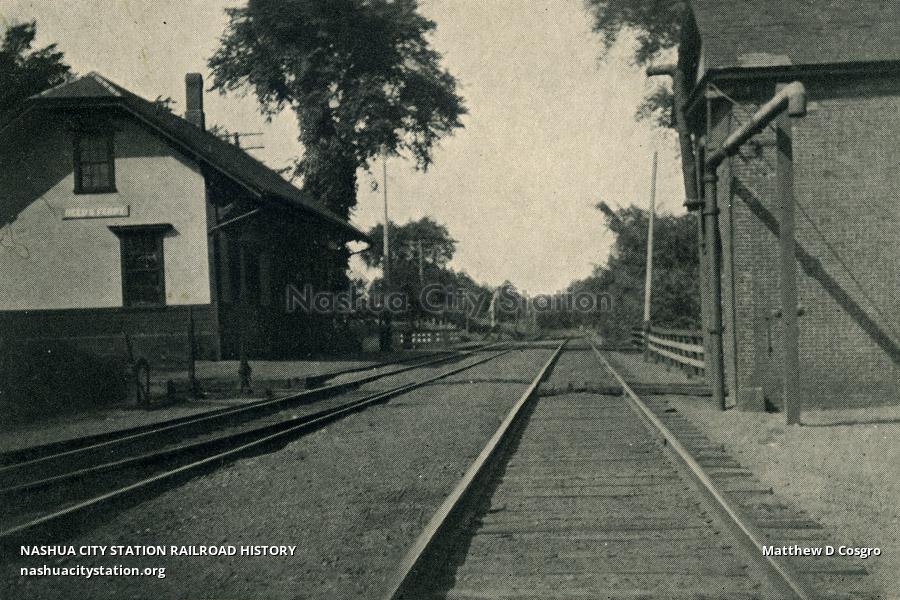 Postcard Boston & Maine Railroad Station, Reed's Ferry, New Hampshire