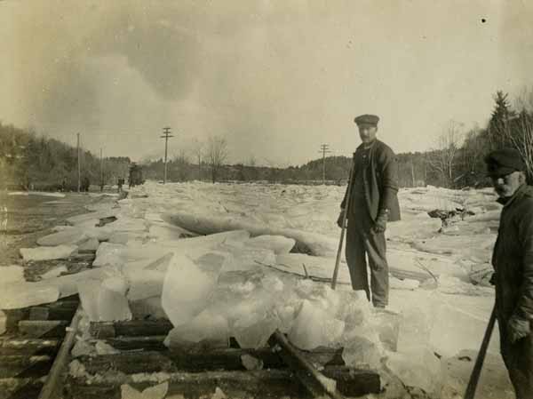 Tarbell's Crossing, Peterboro - February 1908 freshet