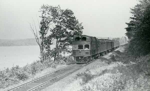 Boston & Maine Railroad #1140 riding the shores of Lake Winnipesaukee