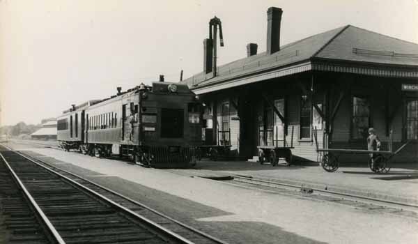 Boston & Maine Railroad #151, gas-electric train at Winchendon