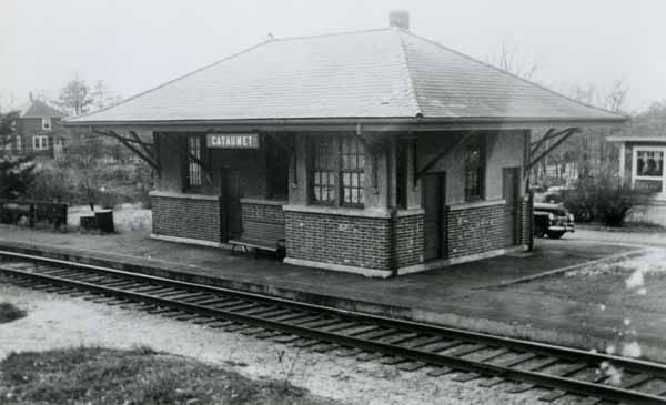 Cataumet Station