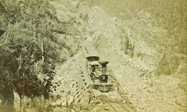 Pass of the Crawford Notch and Portland & Ogdensburg Railroad Train